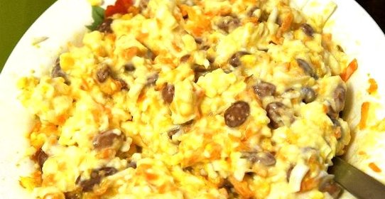 Сытный салат с фасолью
