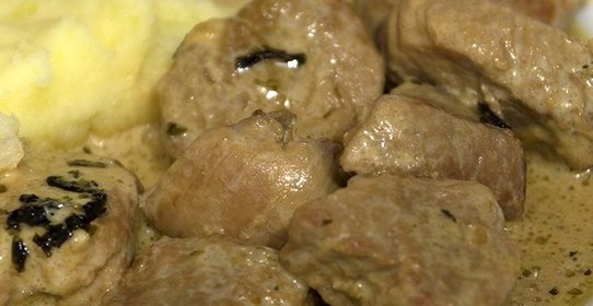 Свинина под соево-сметанным соусом