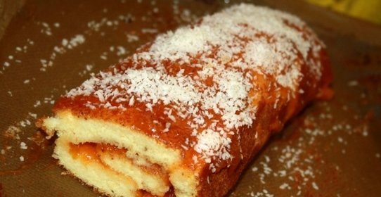 Бисквитный рулет на скорую руку