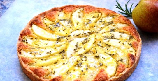 Грушевый пирог с розмарином