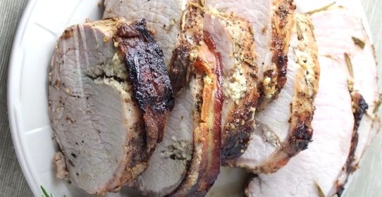 Свинина с розмарином и чесноком