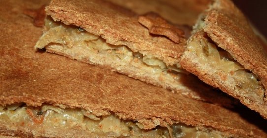 Ржаной цельнозерновой пирог с капустой