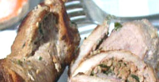 Мясные рулетики с ореховой начинкой