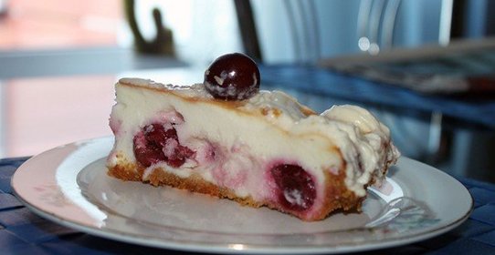 Творожный пирог с вишней