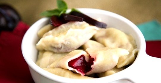 Вареники со сливами