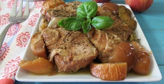 Свинина с яблоками