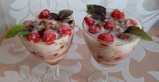 Десерт Клубничная эпопея