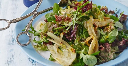 Зеленый салат с фенхелем