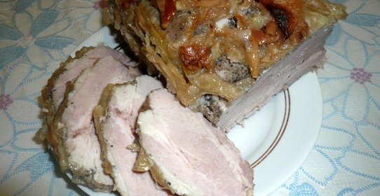 Свинина запеченная с яблоком