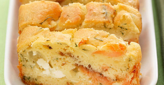 Пирог с моцареллой и семгой