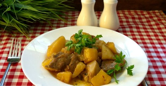 Свинина с картофелем в духовке