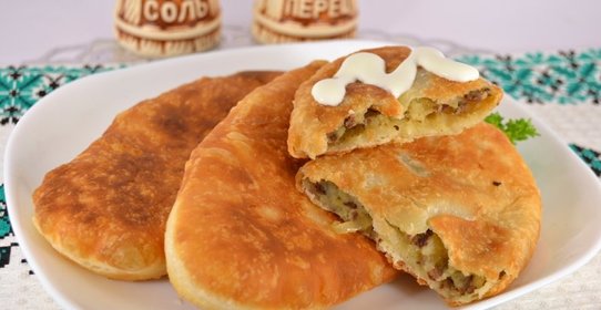 Жареные пирожки с картофелем и печенью