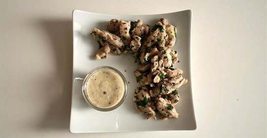 Филе страуса с травами и лимонно-сливочным соусом