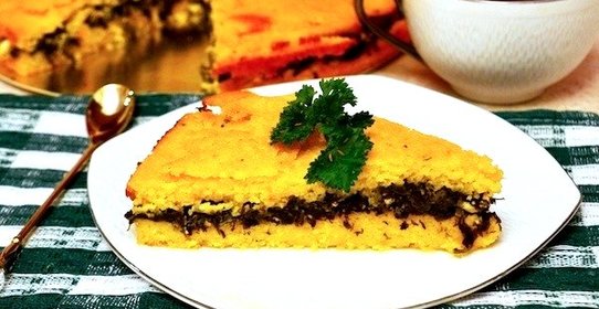 Кукурузный пирог со шпинатом