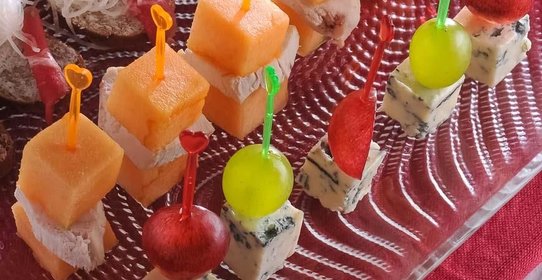 Виноград с голубым сыром