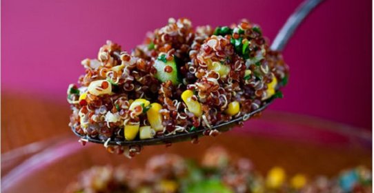 Киноа с кукурузой и цукини