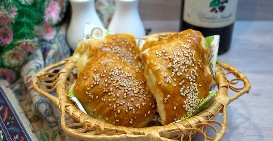 Хачапури из бездрожжевого слоеного теста