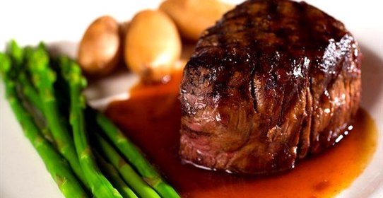 Мясо с ягодно-медовым соусом