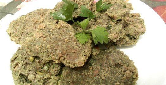 Сыроедческие котлеты с луком