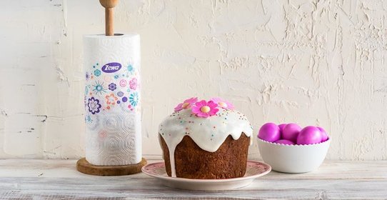 Кулич с тремя видами изюма