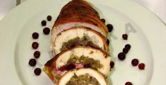 Рулет из куриной грудки с начинкой