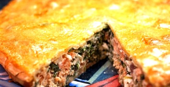 Пирог с копченым лососем