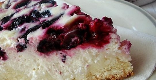 Пирог из жимолости