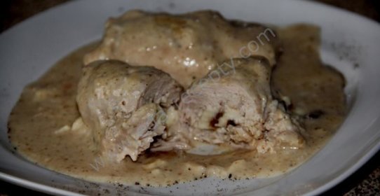 Куриные рулеты в молочно-грибном соусе