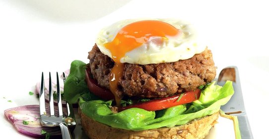 Гамбургер с соусом тартар