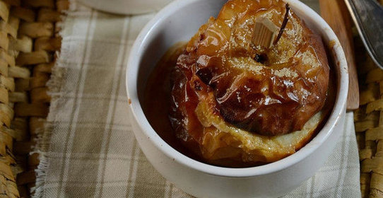 Печеные яблоки с шоколадно-кокосовой начинкой