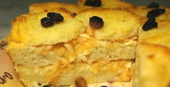 Шарлотка из сухарей с яблоками