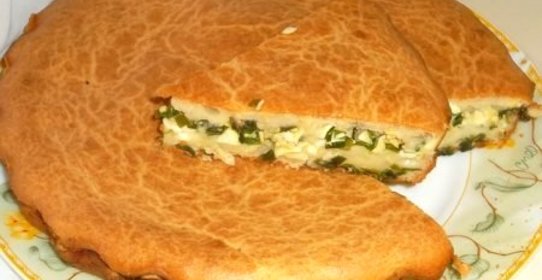 Пирог с яйцом и зеленью