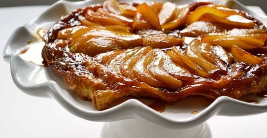 Перевернутый грушевый пирог с шафраном