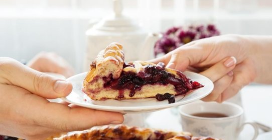 Яблочно-черничный пирог с тимьяном и специями из нестареющего теста