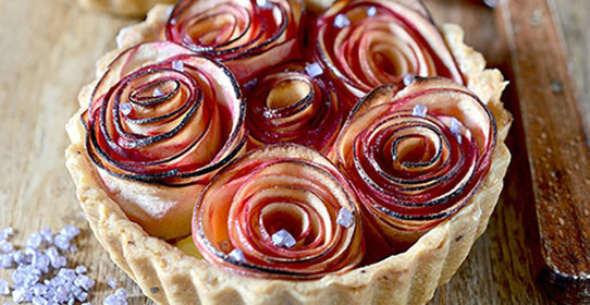 Пирог с цветами из яблок