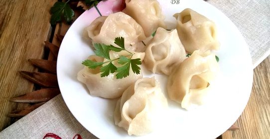 Манты с тыквой и мясом в мультиварке