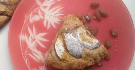 Пирог с персиками