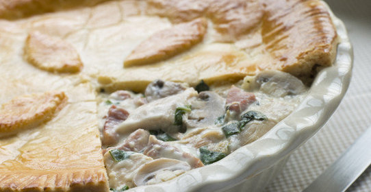 Закрытый пирог с телятиной и белыми грибами