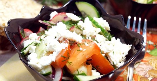Овощной салат с брынзой «Дианта»