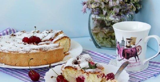 Творожный пирог с вишней