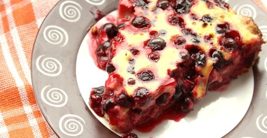 Заливной ягодный пирог