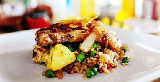 Свинина с рисом и ананасом