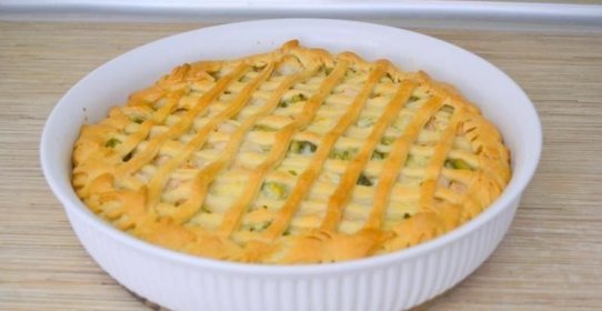 Пирог с брокколи и курицей