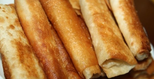 Рулеты из лаваша с полутвердым сыром Три ингредиента - отличный результат