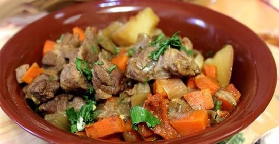 Баранина с овощами в казане
