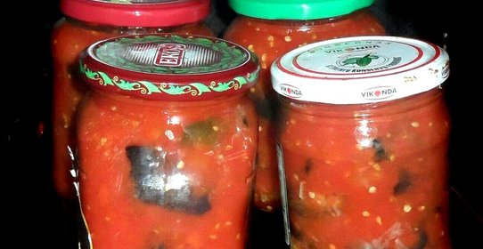 Баклажановые рулеты в томатном соусе