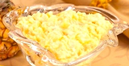 Салат с ананасом и сыром