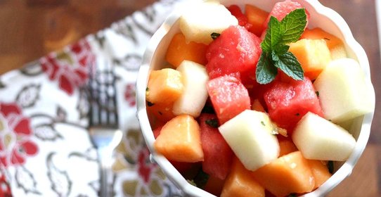 Салат из дыни и арбуза