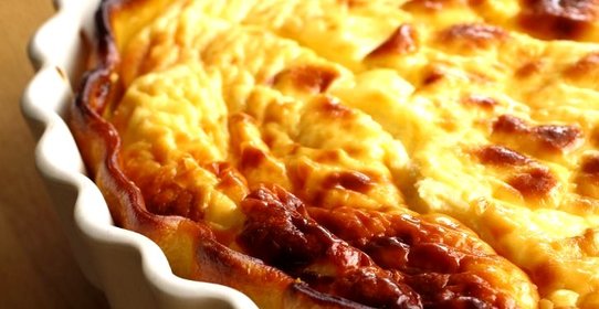 Пирог с яблоками и творогом