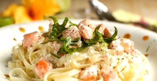 Семга в сливочно-чесночном соусе